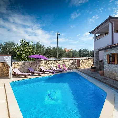 Family Holiday home Pula